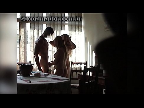 ❤️ Els amics sexuals conviden un home gegant i un trio amb ell ❤️❌ Porno al ca.porngifer.ru ❌️